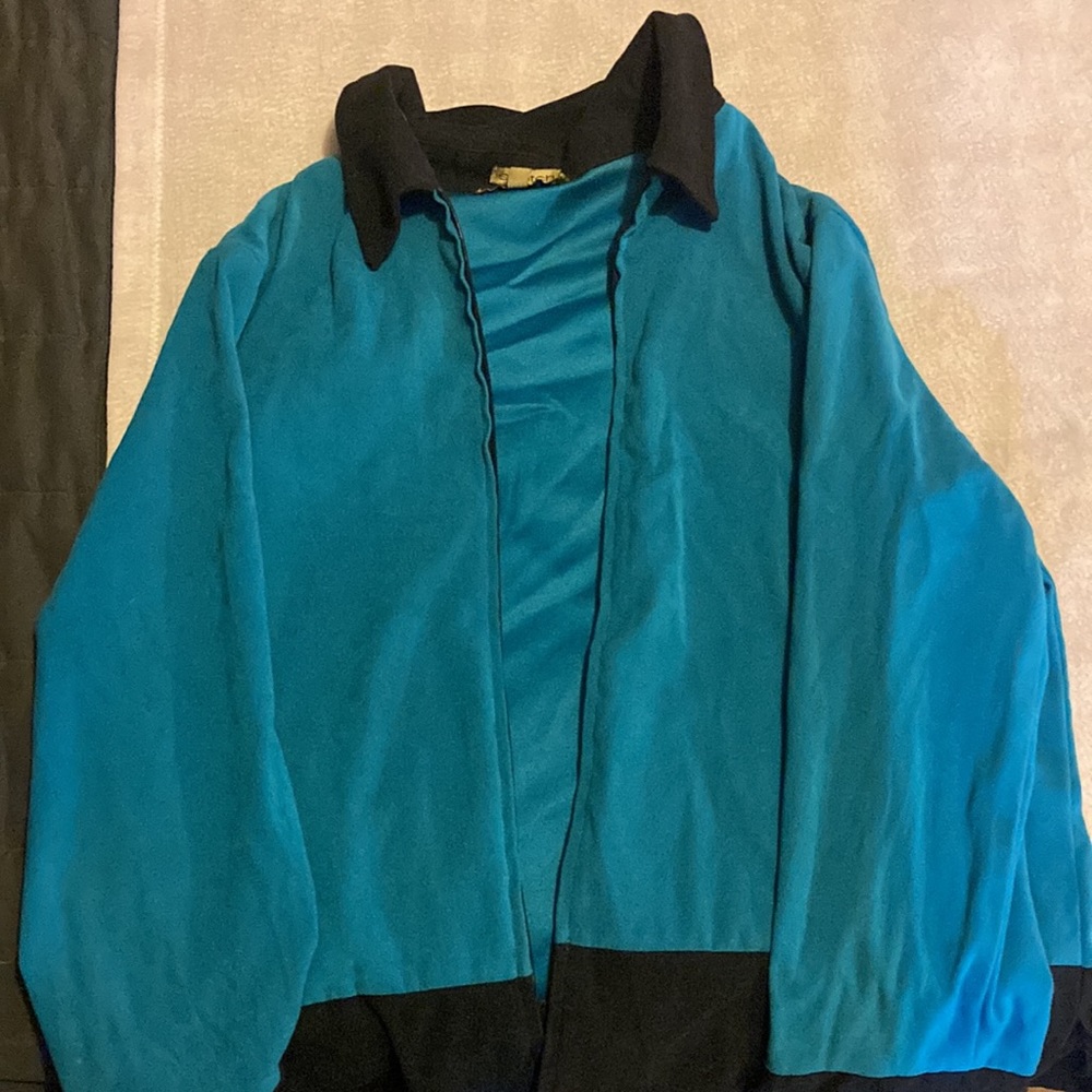 This is a lightweight jack perfect for almost any season